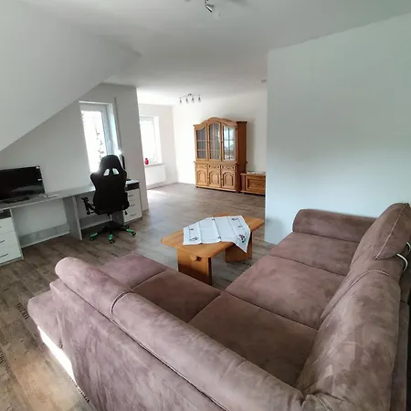 Karin 65355 アパート Moormerland