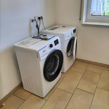 Karin 65355 アパート Moormerland